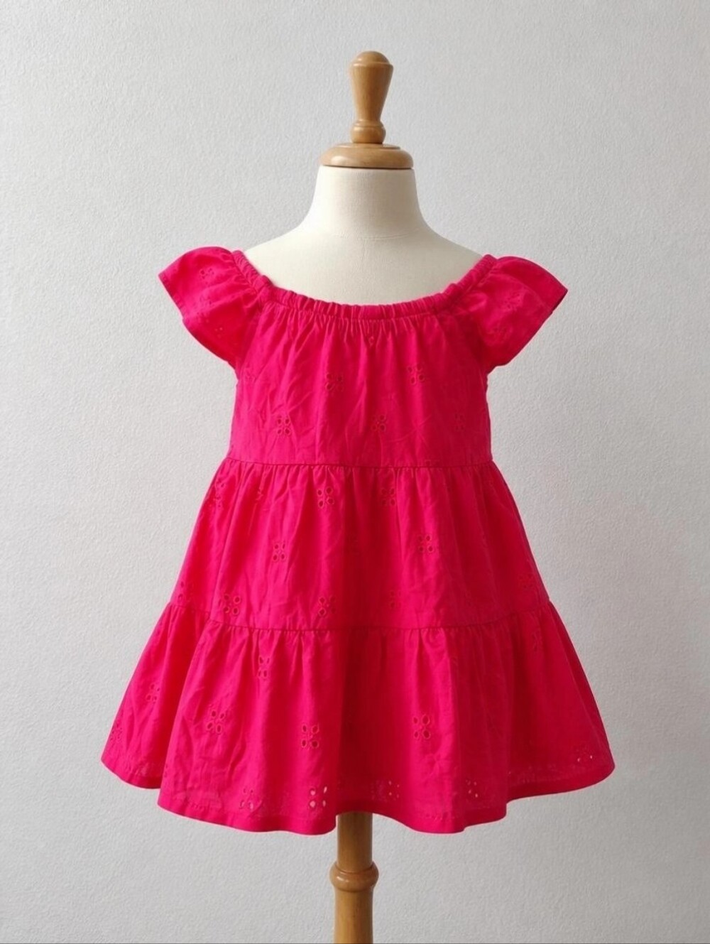 NWT 9 mo Baby Girl Eyelet Fuisha Magenta Pink Dress %100 cotton Carter's Flutter